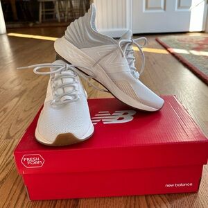 New Balance Fresh Foam Roav Running Shoes Size 7.5 - NIB